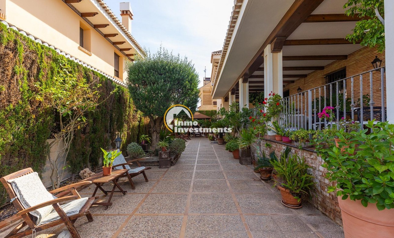 Reventa - Chalet independiente - Torrevieja - La Veleta