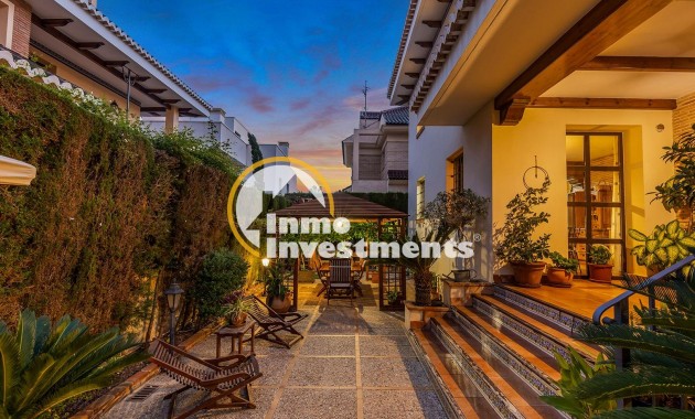 Reventa - Chalet independiente - Torrevieja - La Veleta