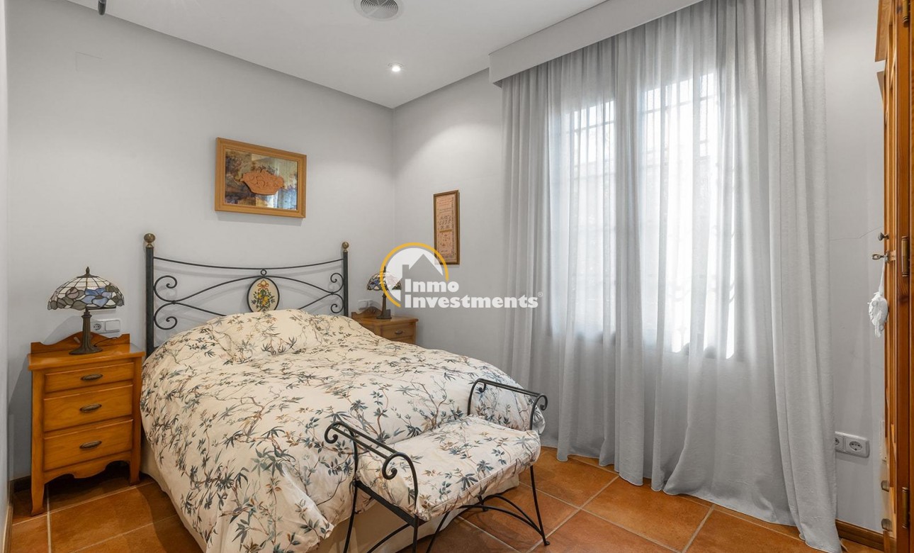 Reventa - Chalet independiente - Torrevieja - La Veleta