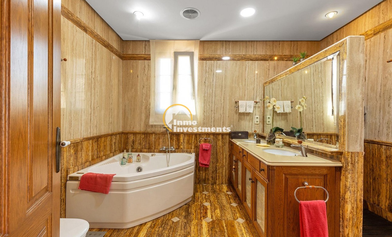 Reventa - Chalet independiente - Torrevieja - La Veleta