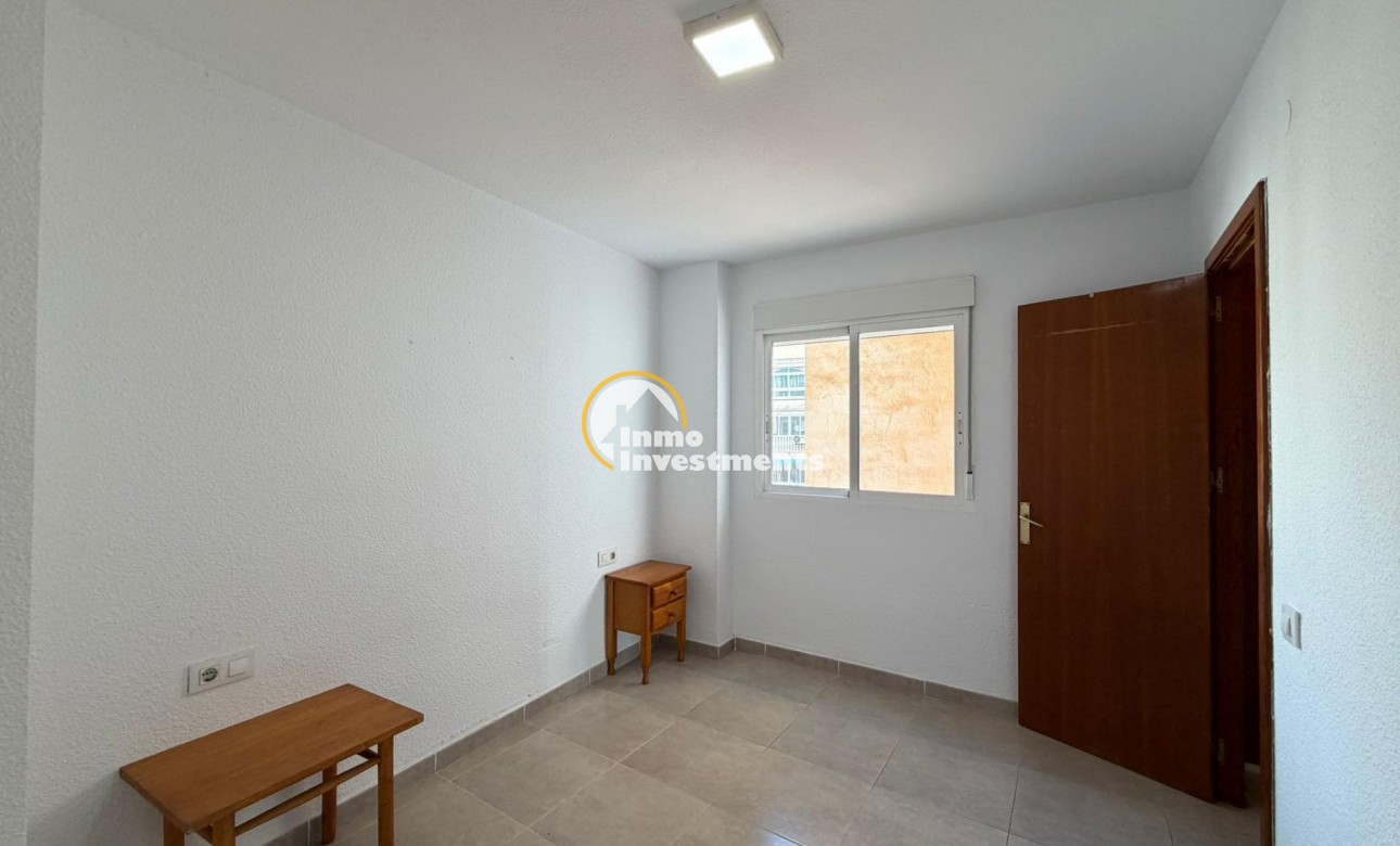 Resale - Apartment - Torrevieja - Playa de Los Locos