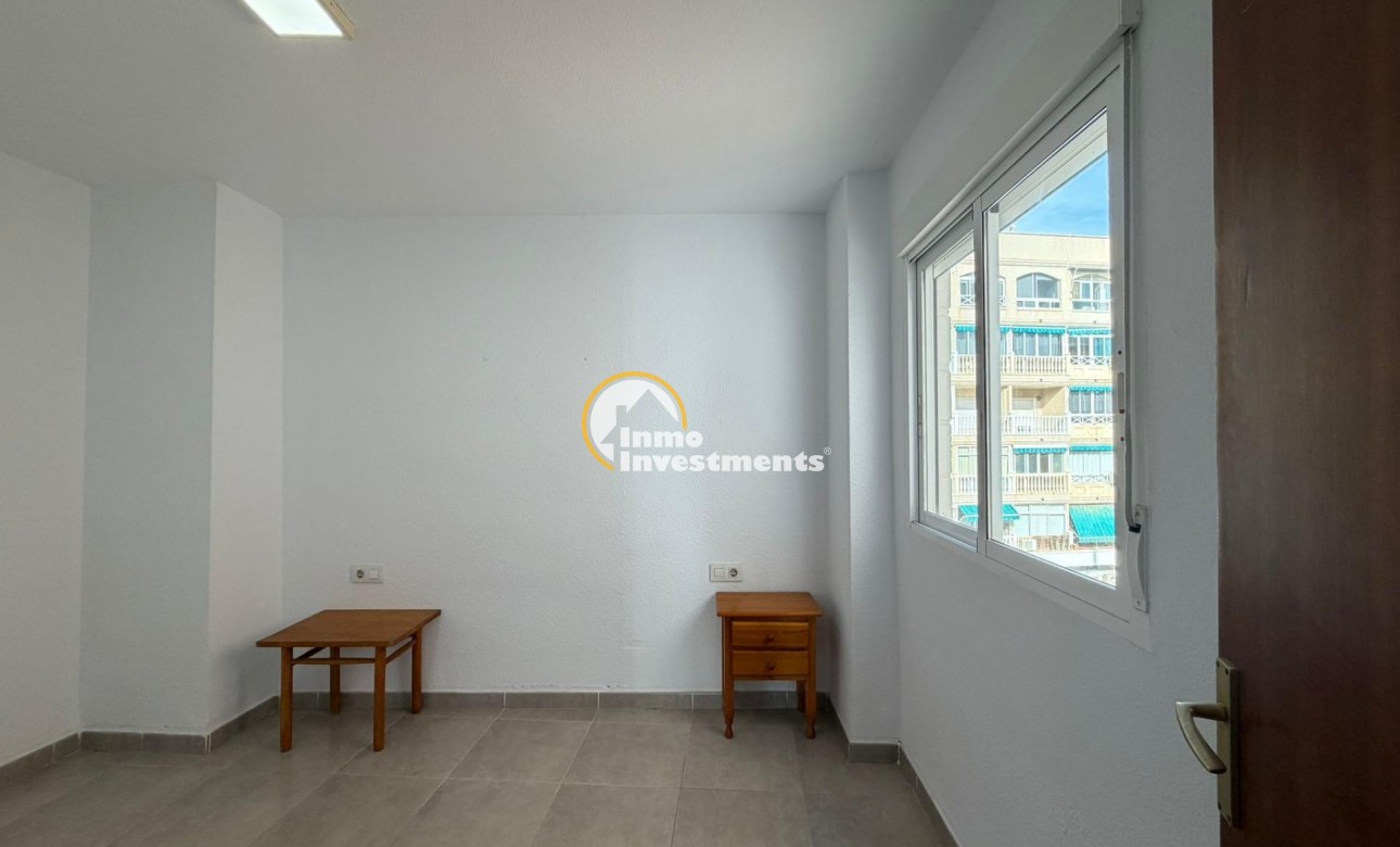 Resale - Apartment - Torrevieja - Playa de Los Locos
