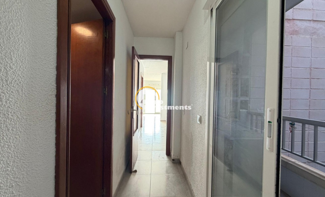 Resale - Apartment - Torrevieja - Playa de Los Locos