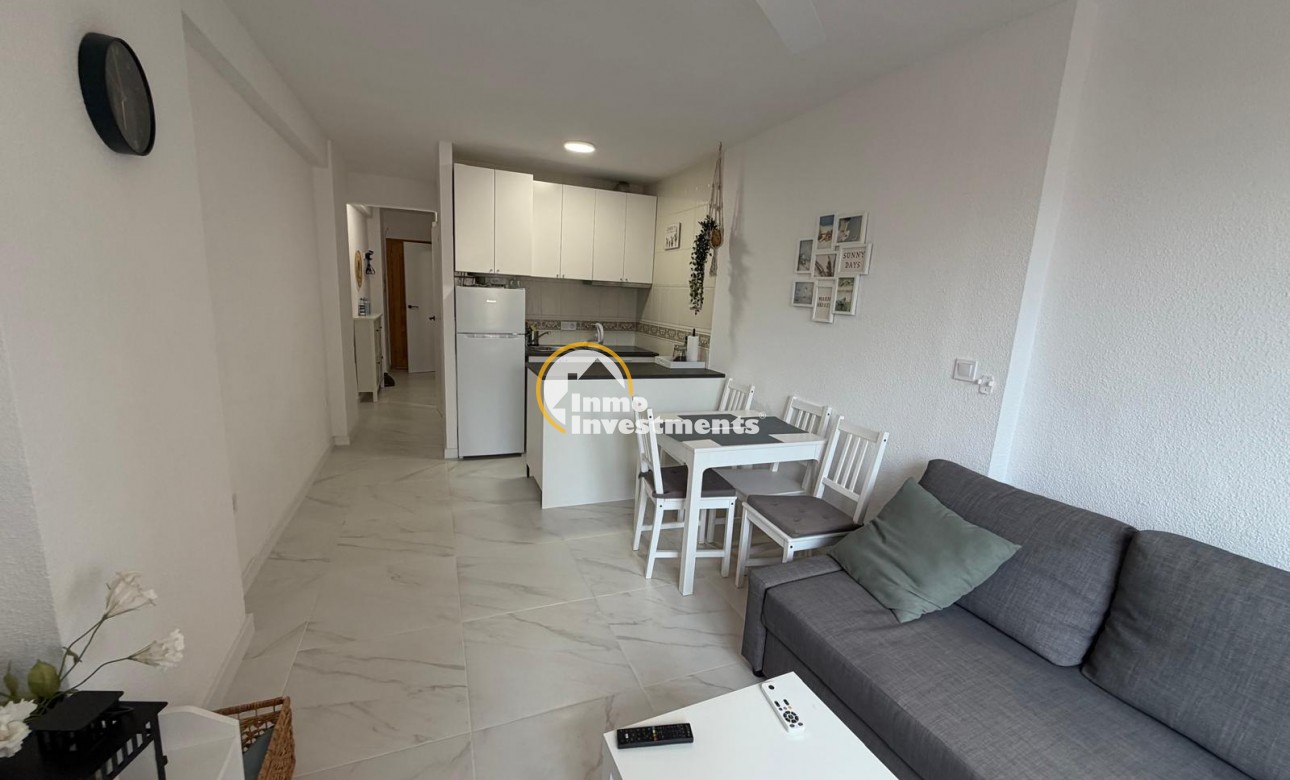 Resale - Apartment - Torrevieja - Cabo Cervera