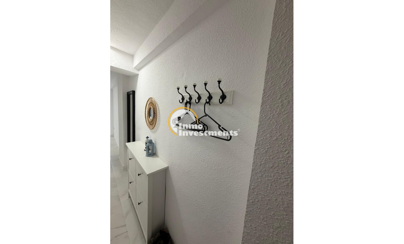 Resale - Apartment - Torrevieja - Cabo Cervera