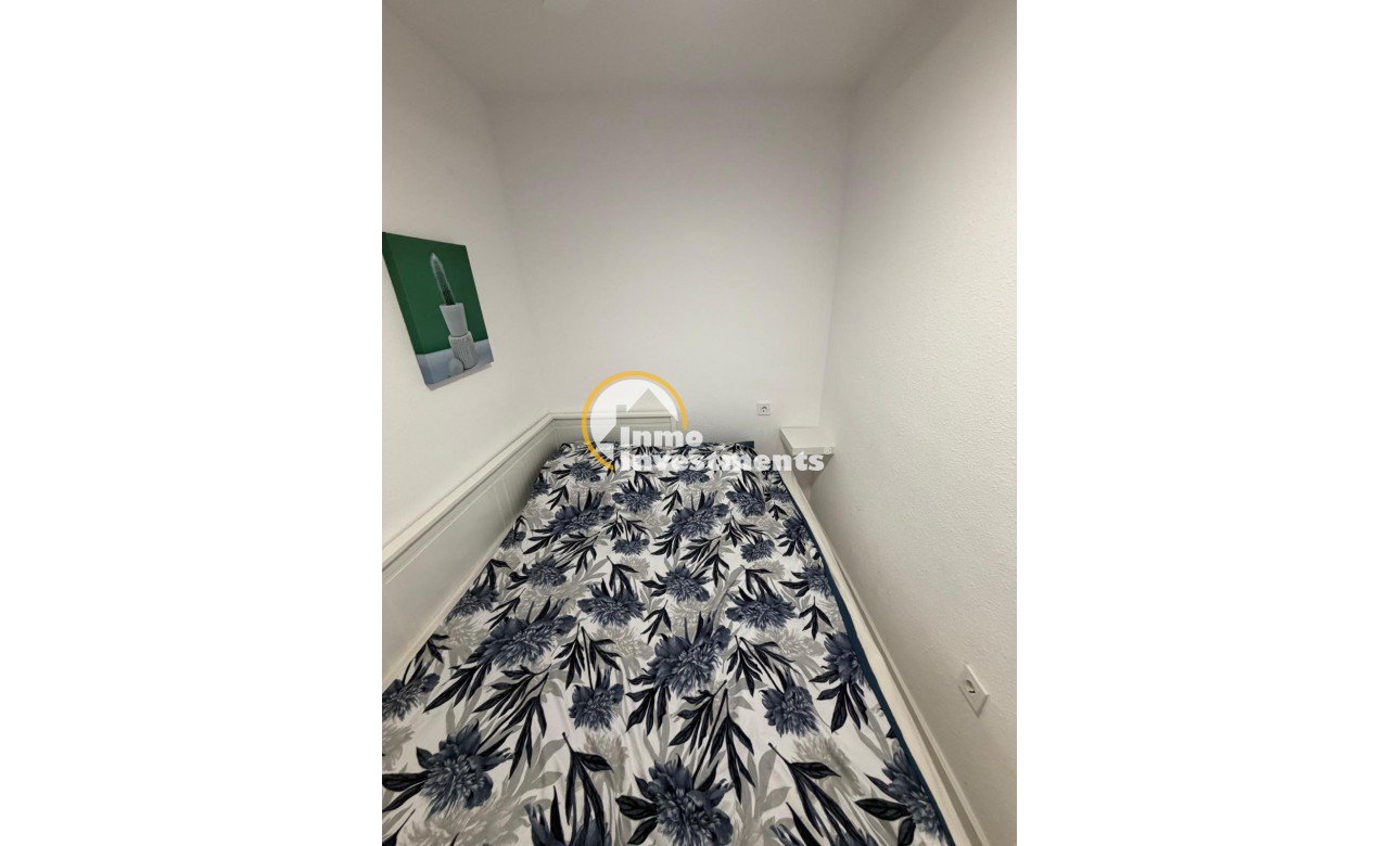 Resale - Apartment - Torrevieja - Cabo Cervera