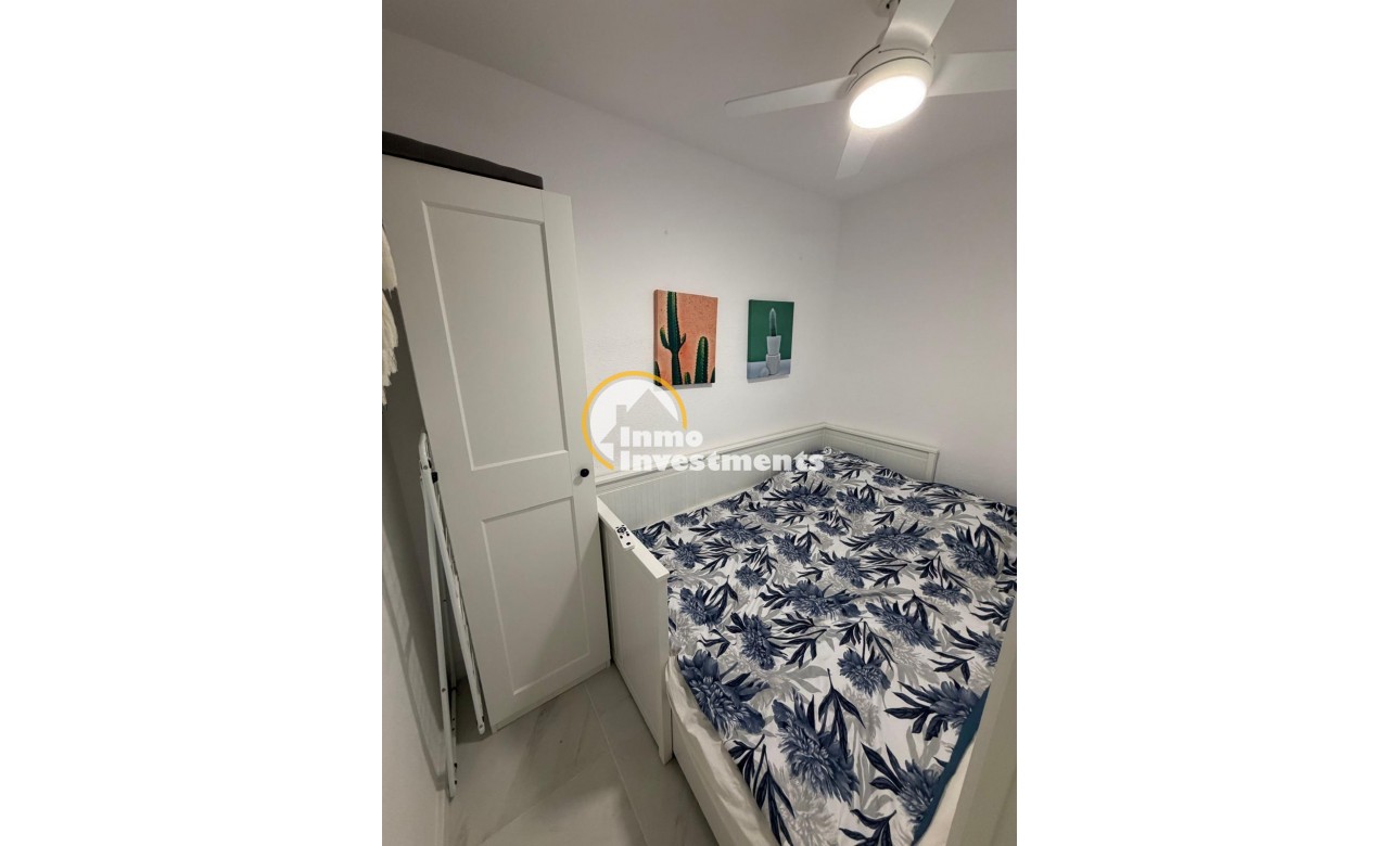 Resale - Apartment - Torrevieja - Cabo Cervera