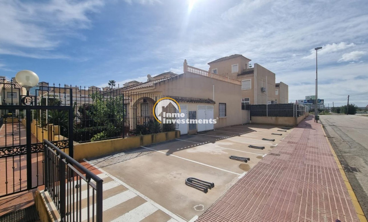 Reventa - Chalet independiente - Guardamar del Segura - Urbanizaciones