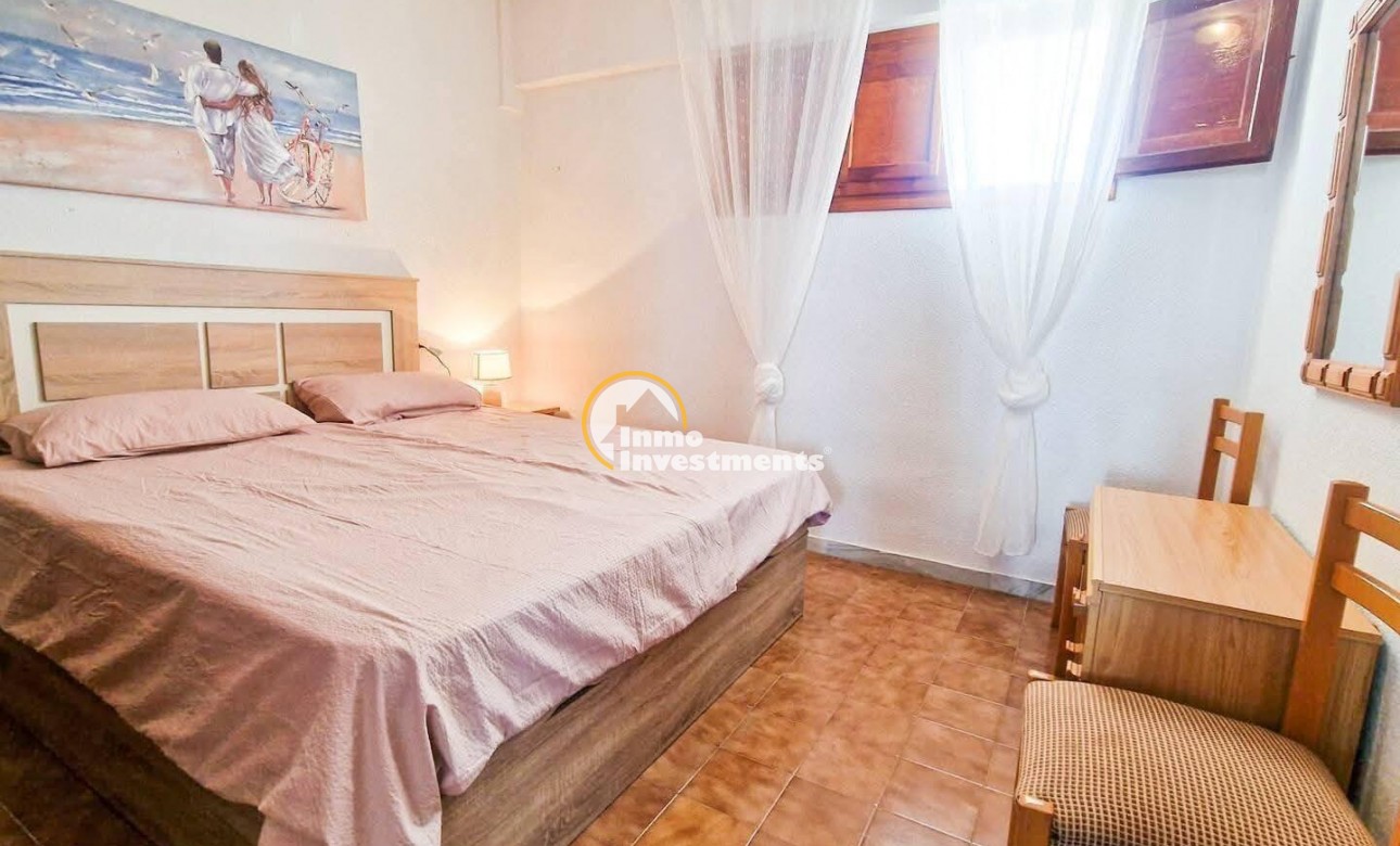 Resale - Apartment - Torrevieja - Calas Blanca