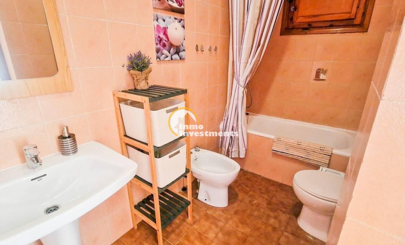 Resale - Apartment - Torrevieja - Calas Blanca