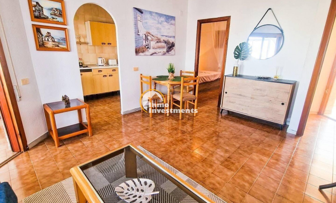 Resale - Apartment - Torrevieja - Calas Blanca