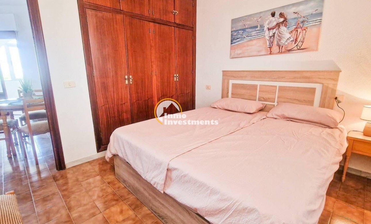 Resale - Apartment - Torrevieja - Calas Blanca
