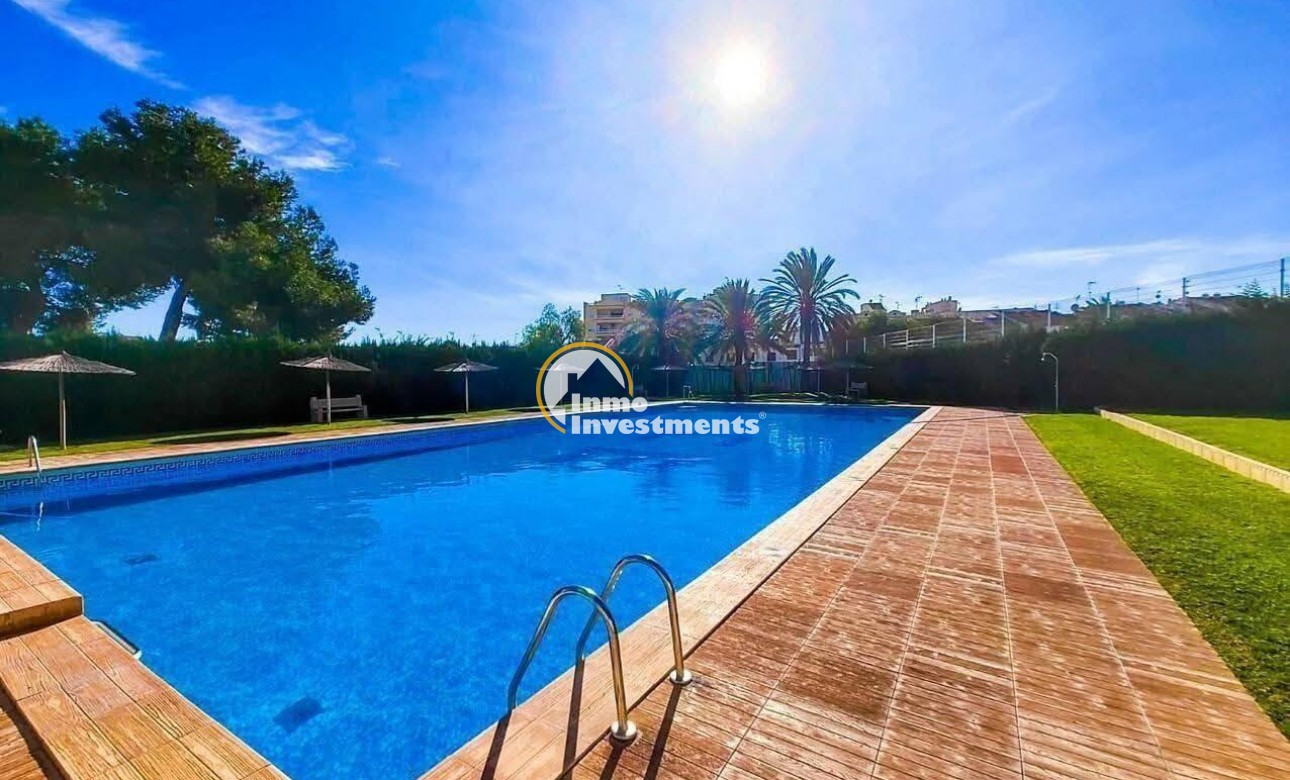 Resale - Apartment - Torrevieja - Calas Blanca