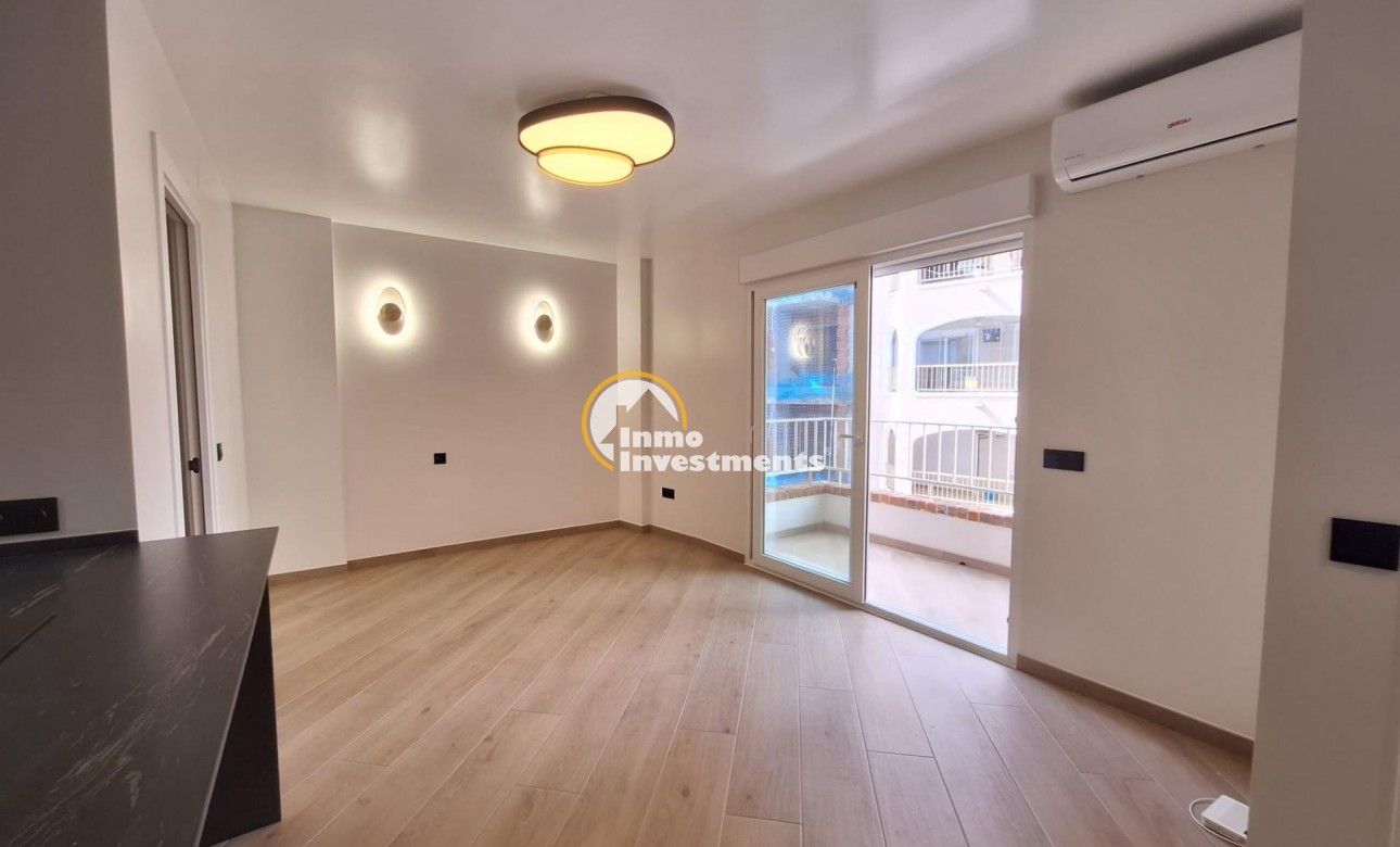 Resale - Apartment - Torrevieja - Playa de Los Locos