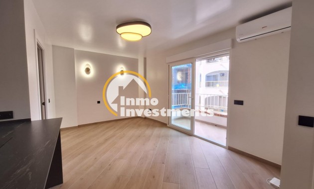 Resale - Apartment - Torrevieja - Playa de Los Locos