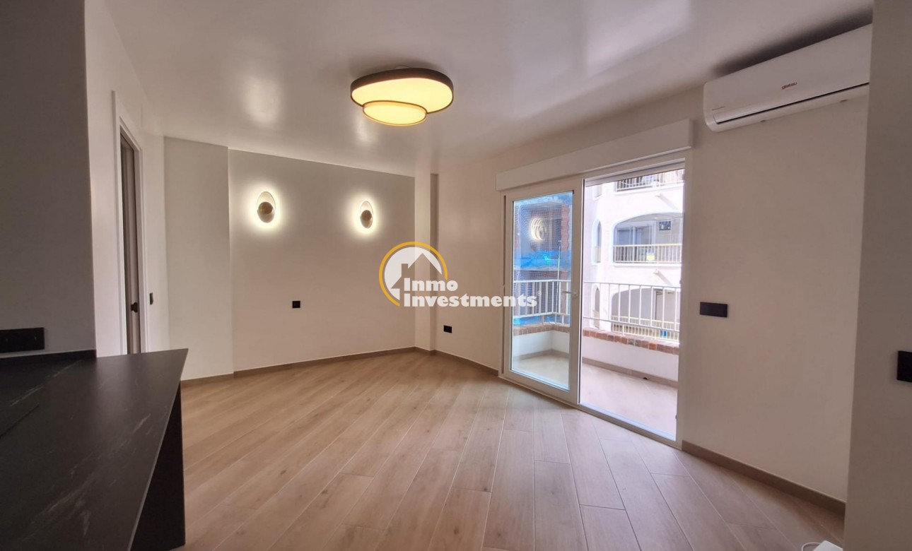 Resale - Apartment - Torrevieja - Playa de Los Locos