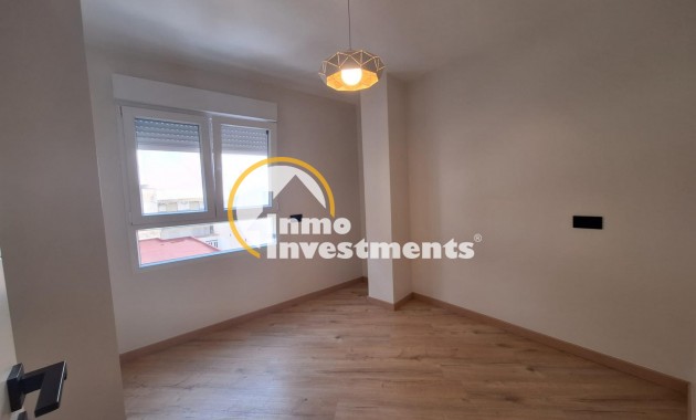 Resale - Apartment - Torrevieja - Playa de Los Locos