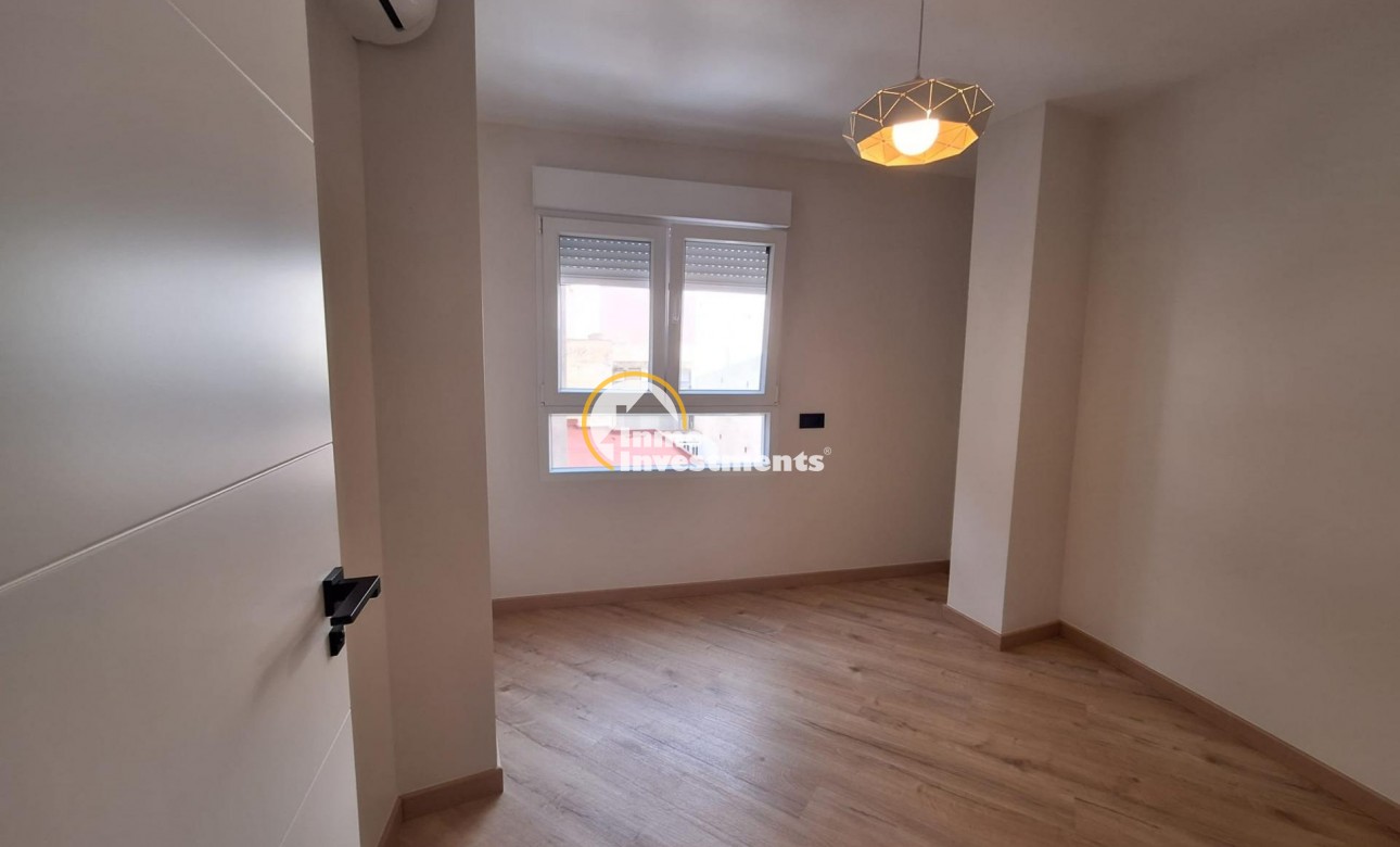 Resale - Apartment - Torrevieja - Playa de Los Locos