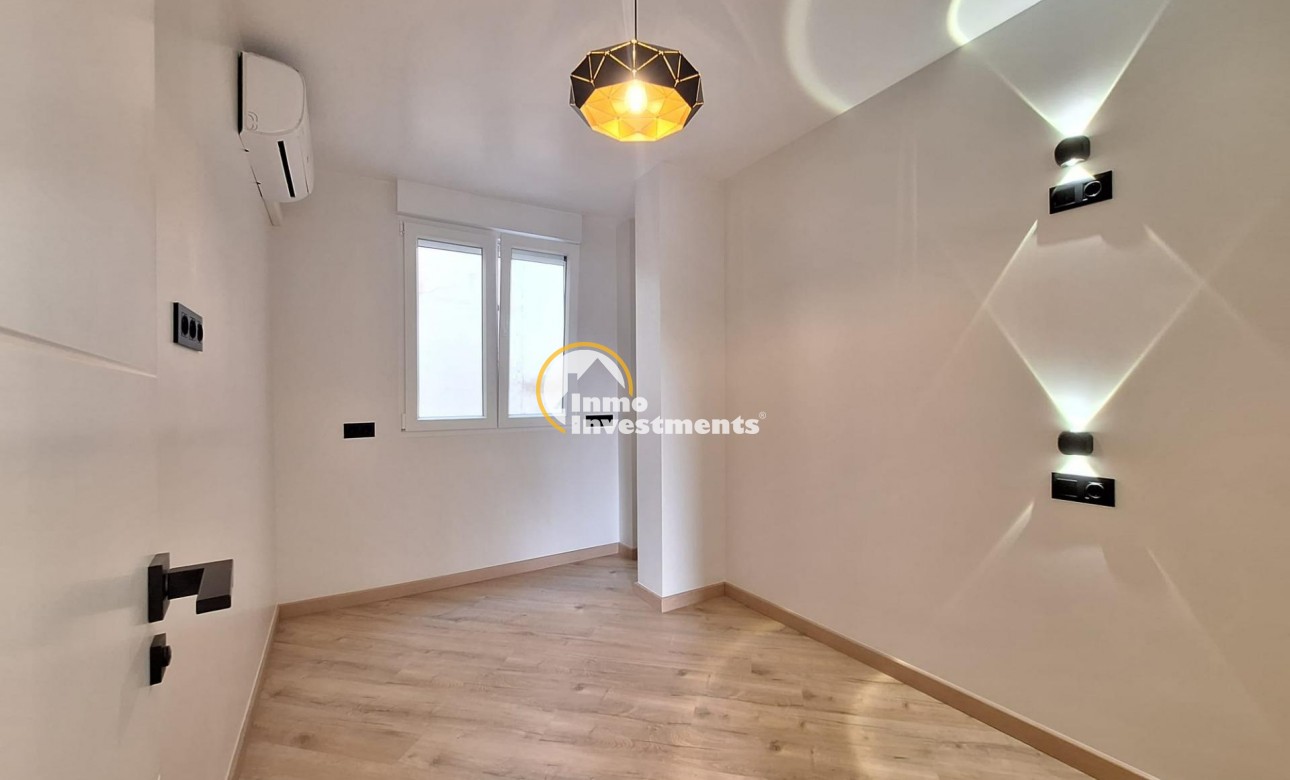 Resale - Apartment - Torrevieja - Playa de Los Locos