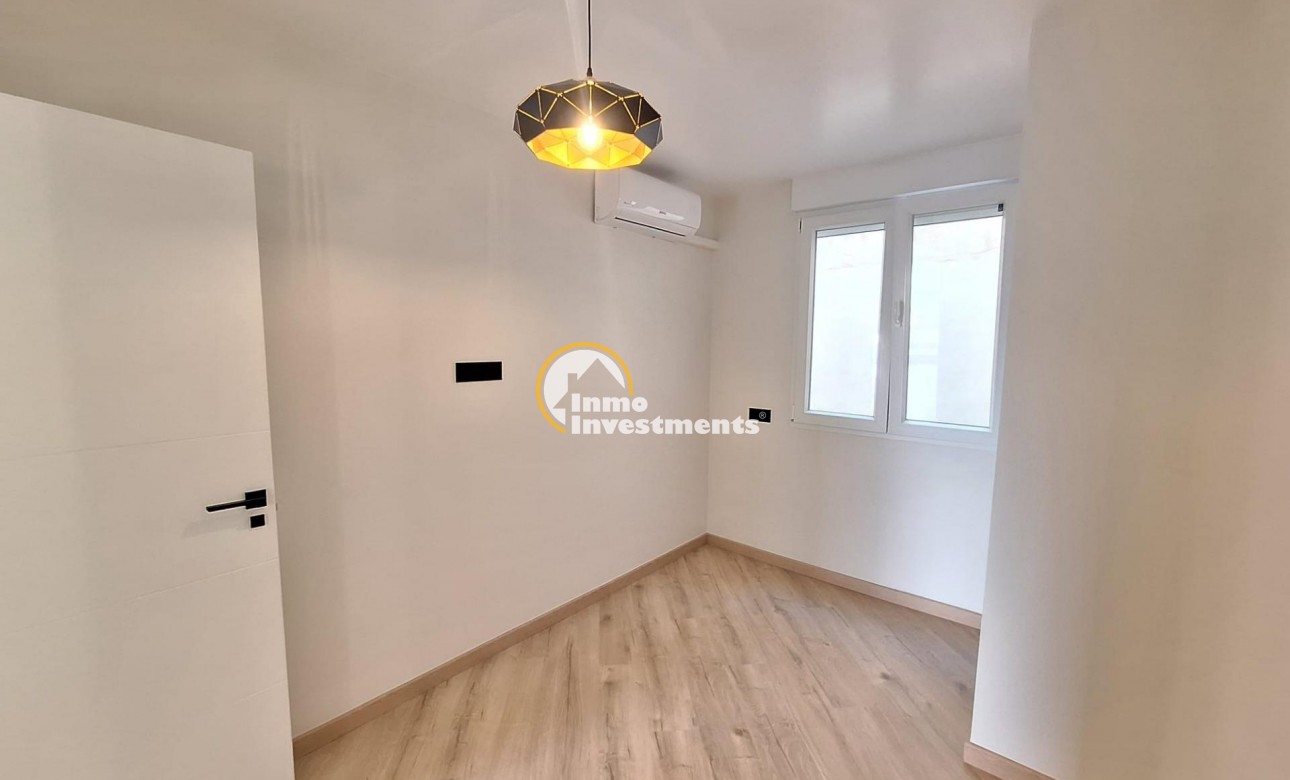 Resale - Apartment - Torrevieja - Playa de Los Locos
