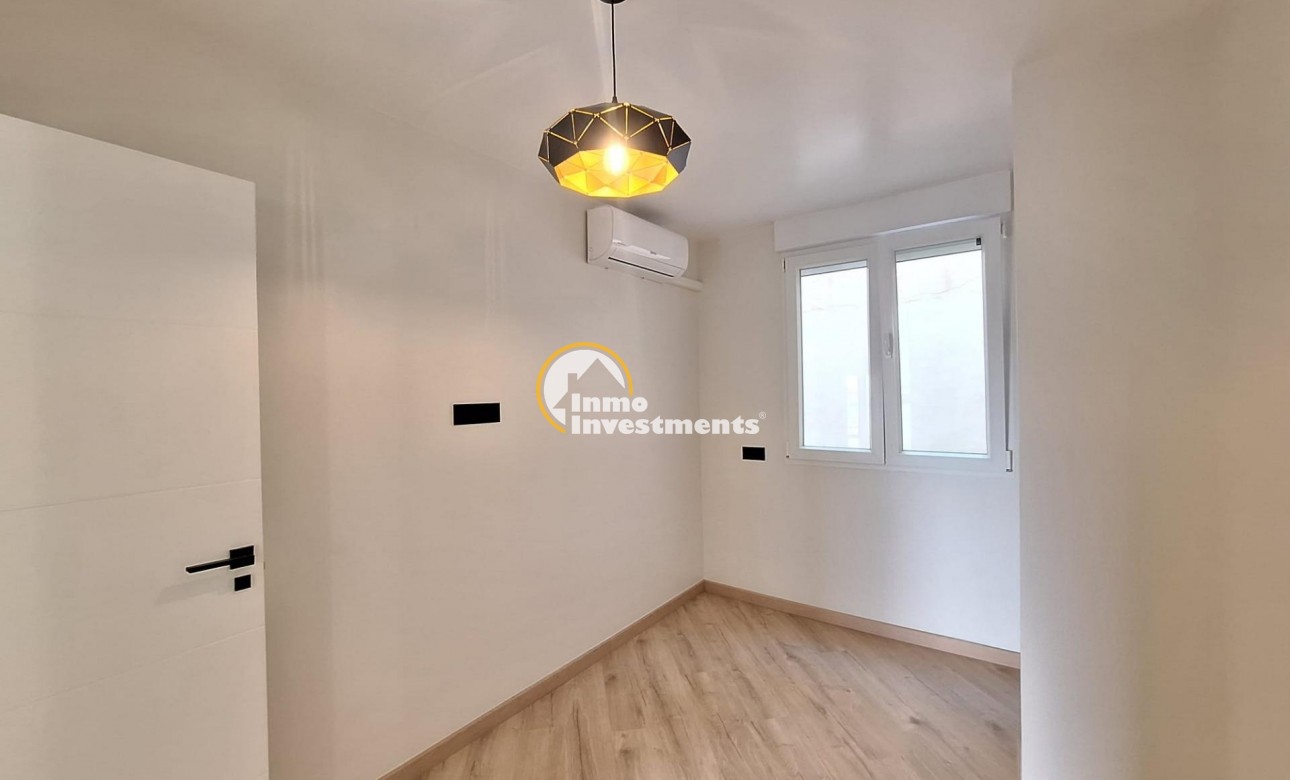 Resale - Apartment - Torrevieja - Playa de Los Locos