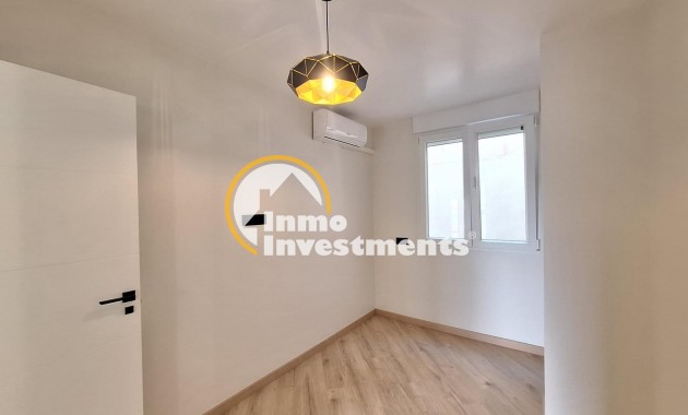 Resale - Apartment - Torrevieja - Playa de Los Locos