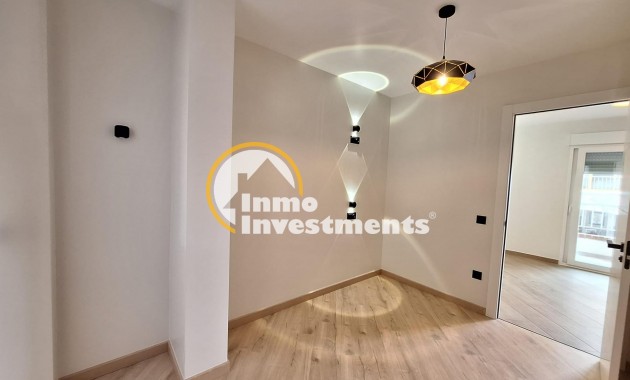 Resale - Apartment - Torrevieja - Playa de Los Locos