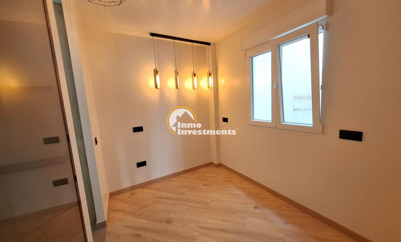 Resale - Apartment - Torrevieja - Playa de Los Locos