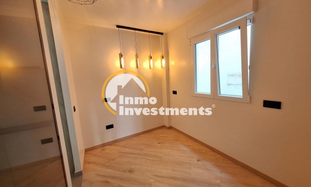 Resale - Apartment - Torrevieja - Playa de Los Locos