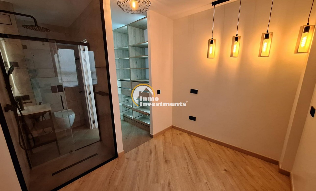 Resale - Apartment - Torrevieja - Playa de Los Locos