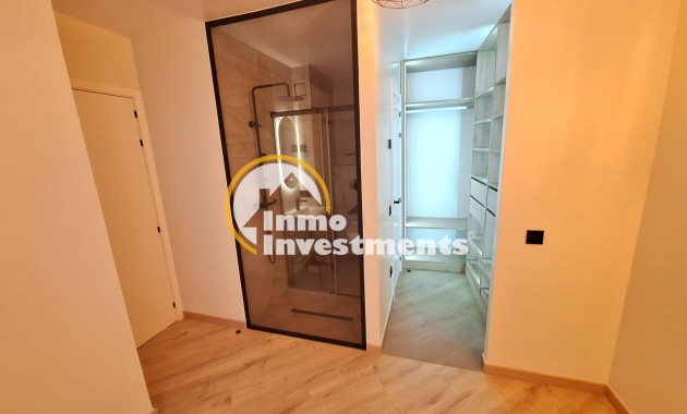 Resale - Apartment - Torrevieja - Playa de Los Locos