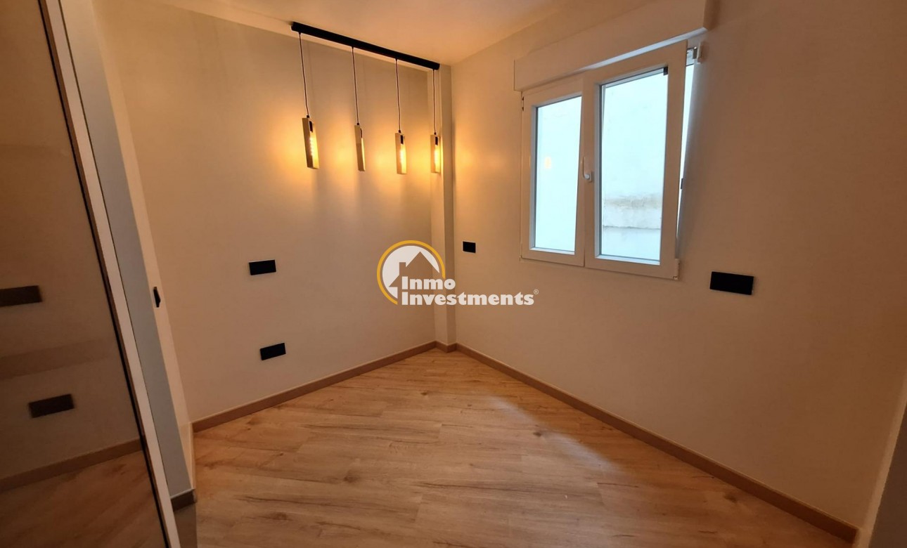 Resale - Apartment - Torrevieja - Playa de Los Locos