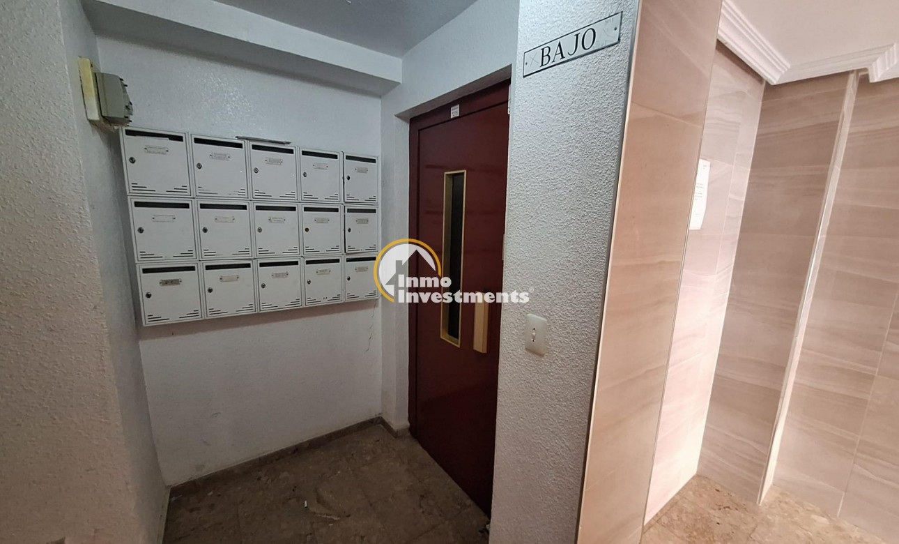 Resale - Apartment - Torrevieja - Playa de Los Locos