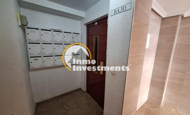 Resale - Apartment - Torrevieja - Playa de Los Locos
