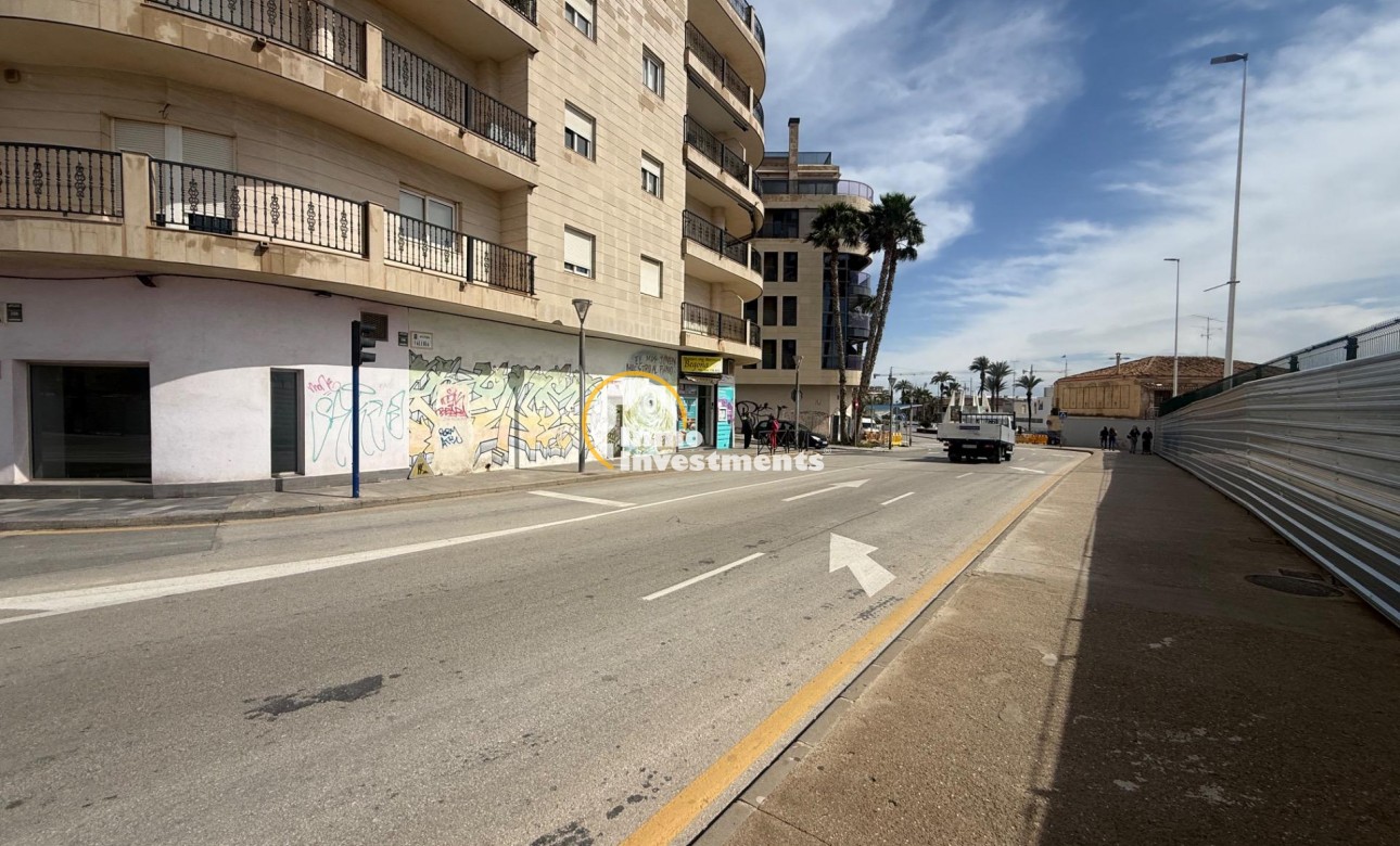 Resale - Commercial - Torrevieja