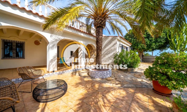 Reventa - Chalet independiente - El Campello - Pueblo Español - Coveta Fumá