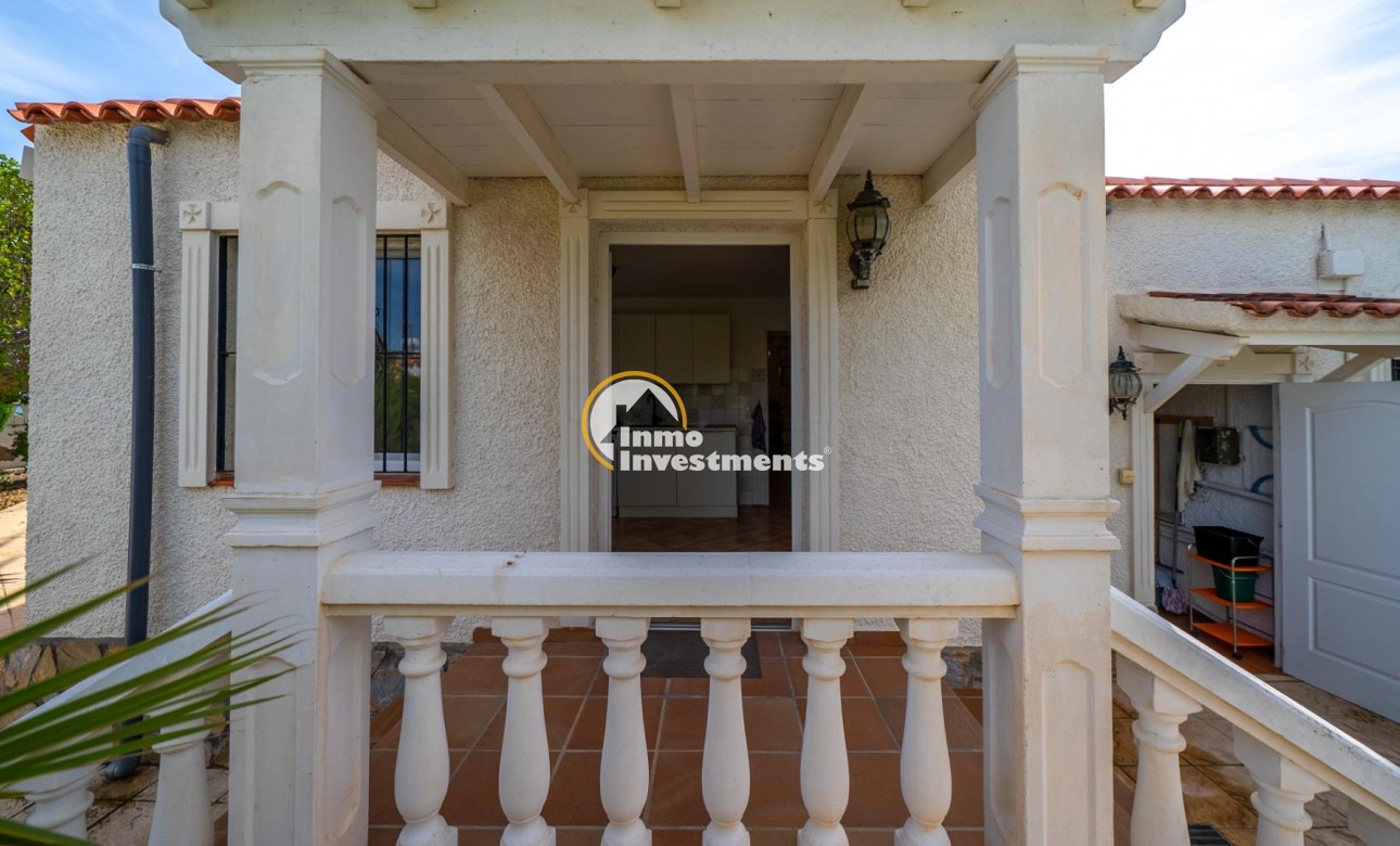 Reventa - Chalet independiente - El Campello - Pueblo Español - Coveta Fumá