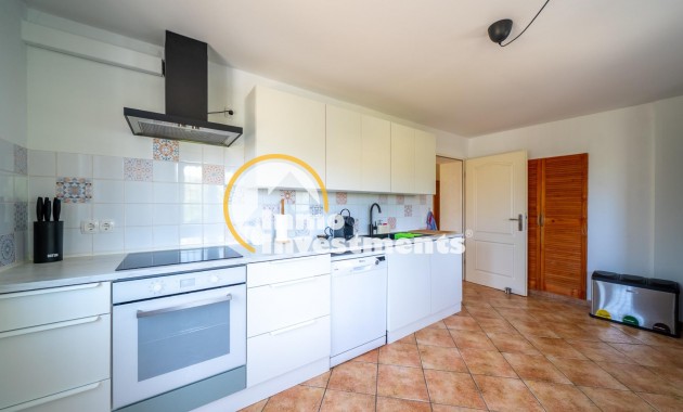 Reventa - Chalet independiente - El Campello - Pueblo Español - Coveta Fumá