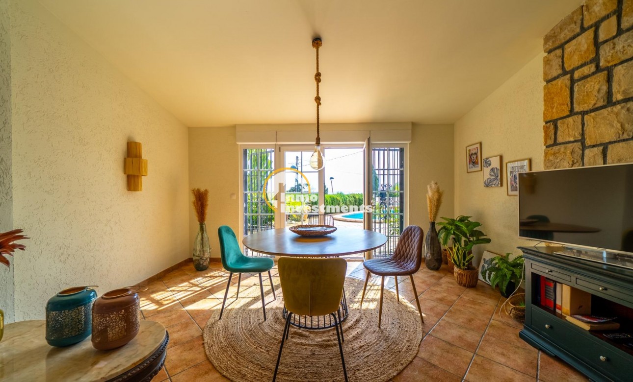 Reventa - Chalet independiente - El Campello - Pueblo Español - Coveta Fumá