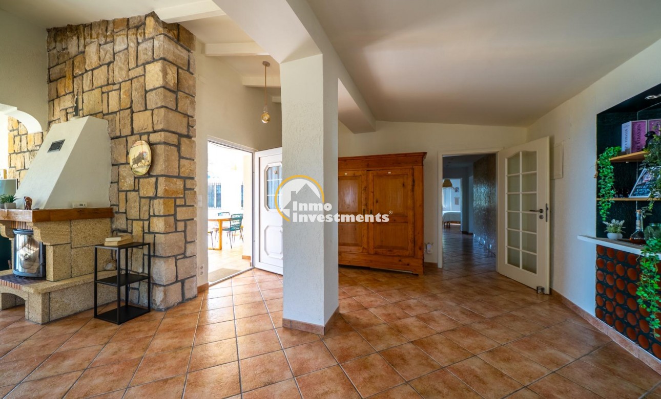 Reventa - Chalet independiente - El Campello - Pueblo Español - Coveta Fumá