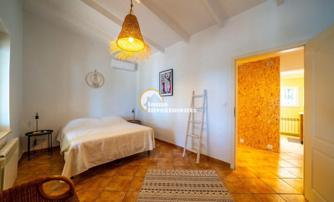 Reventa - Chalet independiente - El Campello - Pueblo Español - Coveta Fumá