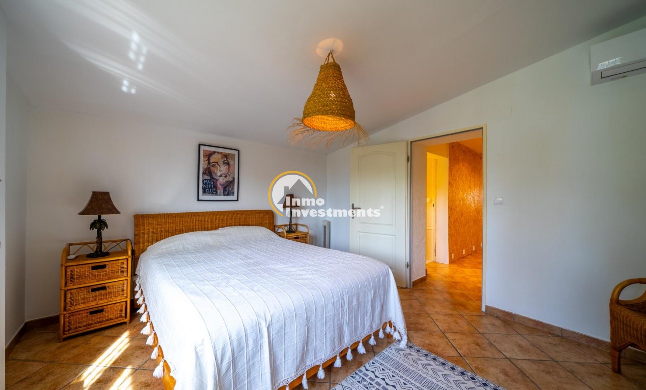 Reventa - Chalet independiente - El Campello - Pueblo Español - Coveta Fumá