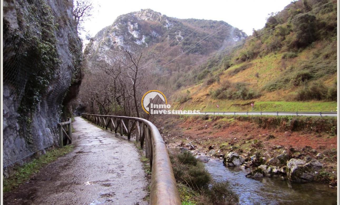 Reventa - stone house - Oviedo