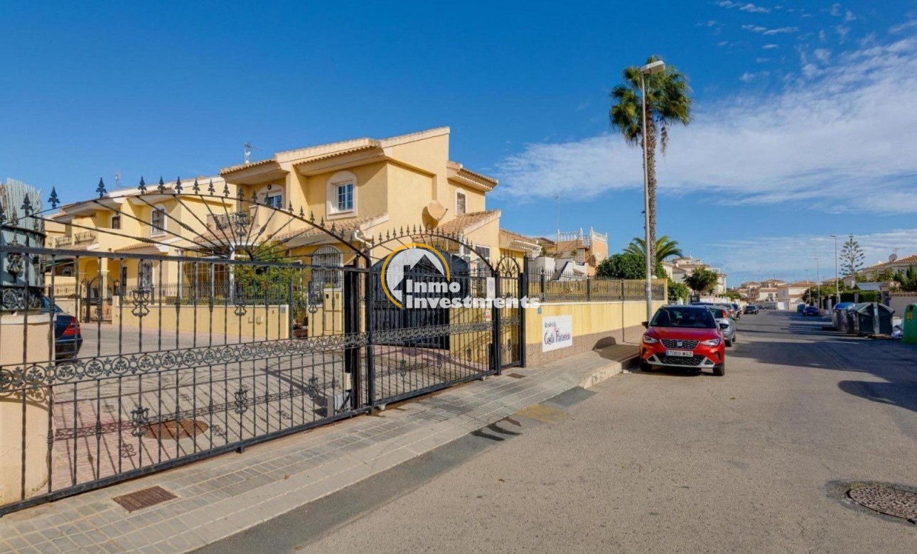 Till salu - Villa - Orihuela Costa - Playa Flamenca