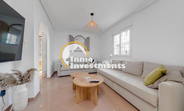 Till salu - Villa - Orihuela Costa - Playa Flamenca