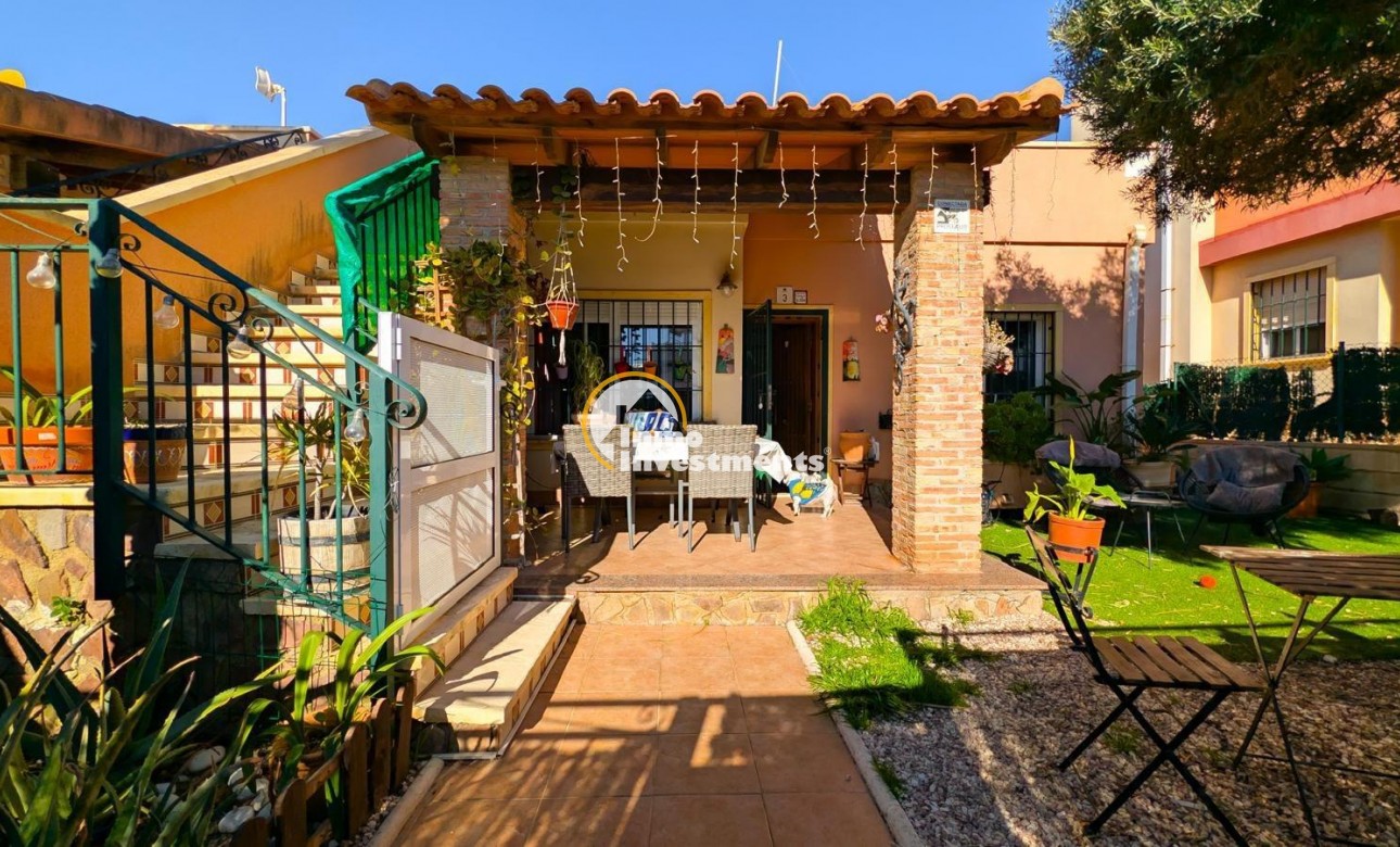 Reventa - Chalet independiente - Torrevieja - Aguas Nuevas