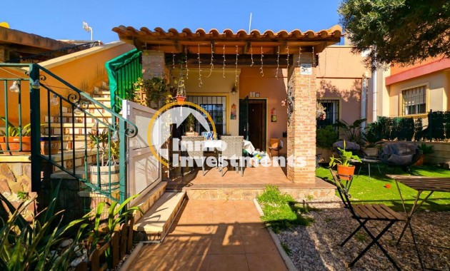 Reventa - Chalet independiente - Torrevieja - Aguas Nuevas