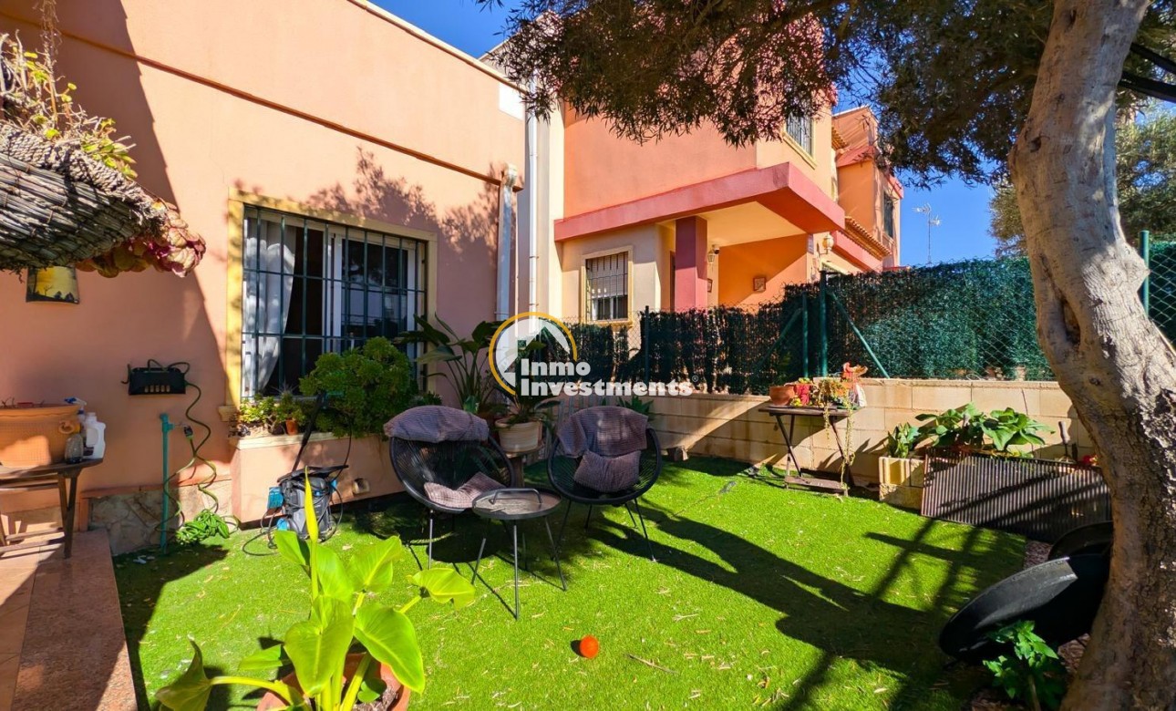 Reventa - Chalet independiente - Torrevieja - Aguas Nuevas