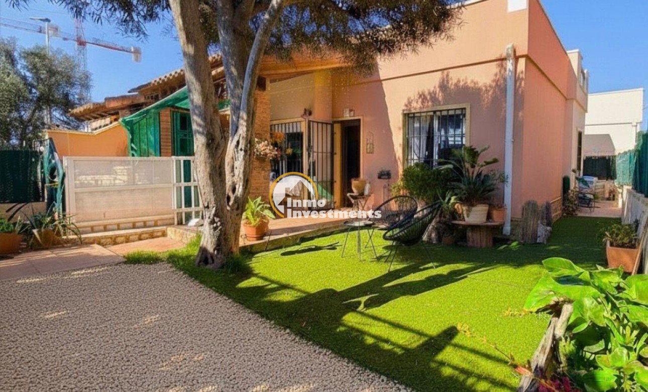 Reventa - Chalet independiente - Torrevieja - Aguas Nuevas