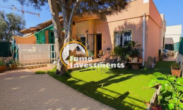 Reventa - Chalet independiente - Torrevieja - Aguas Nuevas